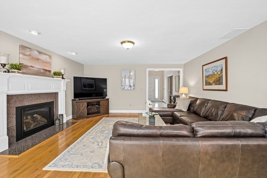 246 Stearns Road Marlborough, MA 01752 - Photo 12 of 38 Gallery Image 12