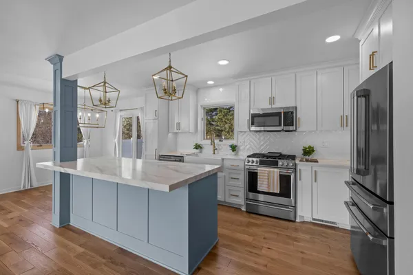 $429,900 | 3645 Robinwood Terrace, Minnetonka, MN 55305