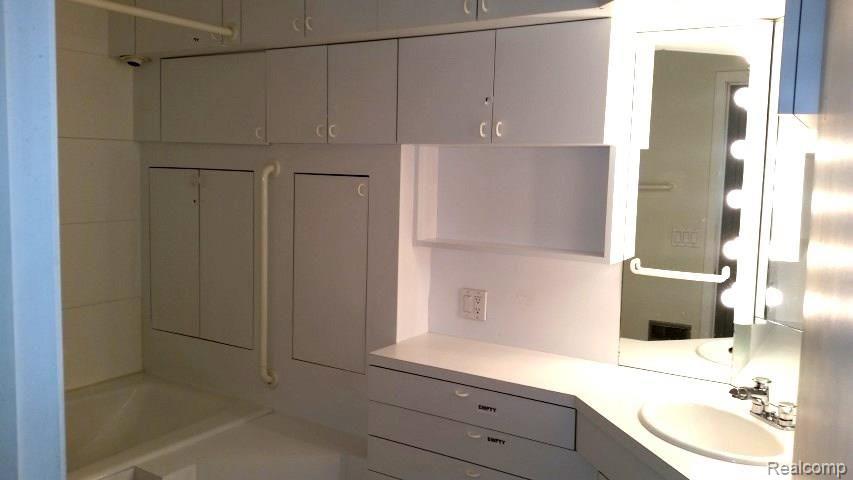 1159 East Maple Road Birmingham, MI 48009 - Photo 38 of 46 20160216_130207 (Small).jpg