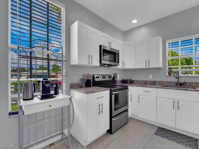 $229,999 | 2160 43rd Terrace Southwest, Unit 49, Naples, FL 34116