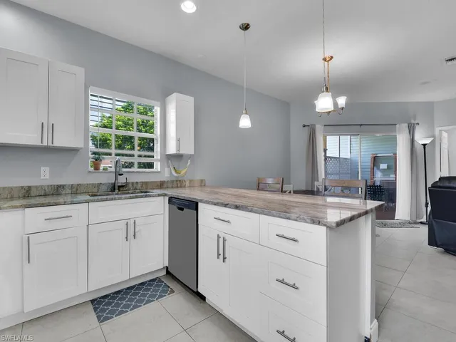 $229,999 | 2160 43rd Terrace Southwest, Unit 49, Naples, FL 34116