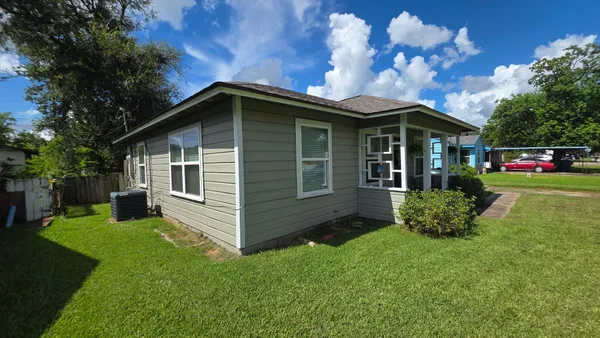 $152,000 | 1208 Chevy Chase Drive, Angleton, TX 77515