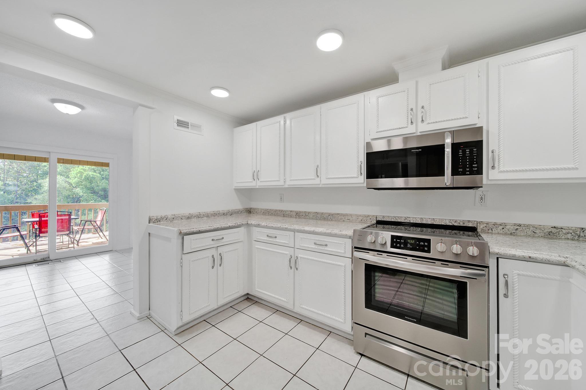 58 Ridgeport Road Clover, SC 29710 - Photo 8 of 32