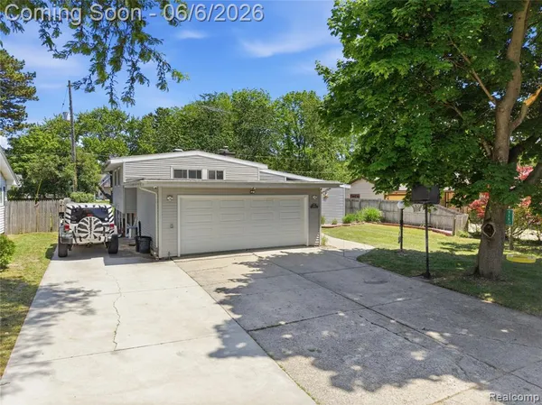 $214,900 | 1112 East Washburn Place, Saginaw, MI 48602