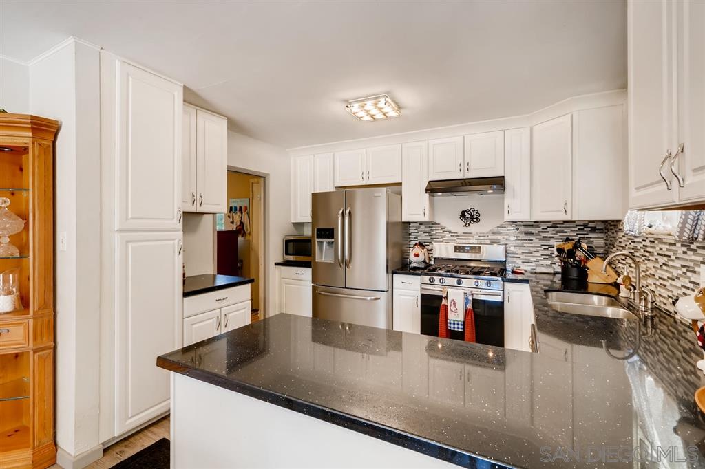 12197 Gay Rio Drive Lakeside, CA 92040 - Photo 10 of 25 Gallery Image 10