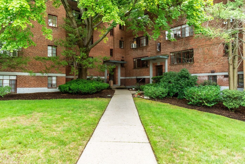 114 Evans Road, Unit 6 Boston, MA 02445 - Photo 13 of 14