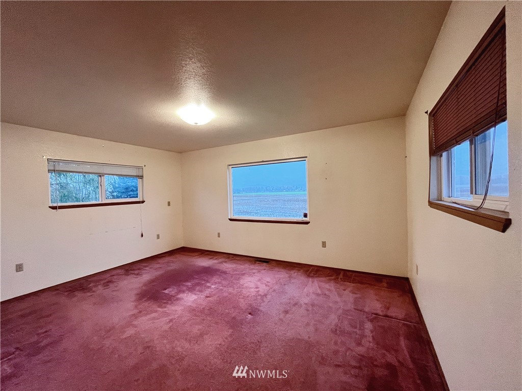 21638 Mann Road Mount Vernon, WA 98273 - Photo 8 of 12 Gallery Image 8