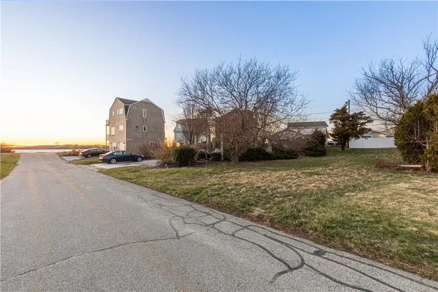 $339,900 | 310 Common Fence Point Boulevard, Portsmouth, RI 02871