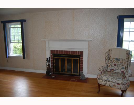 52 Sowams Road Barrington, RI 02806 - Photo 2 of 9 Living Room.