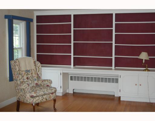 52 Sowams Road Barrington, RI 02806 - Photo 4 of 9 Living Room.