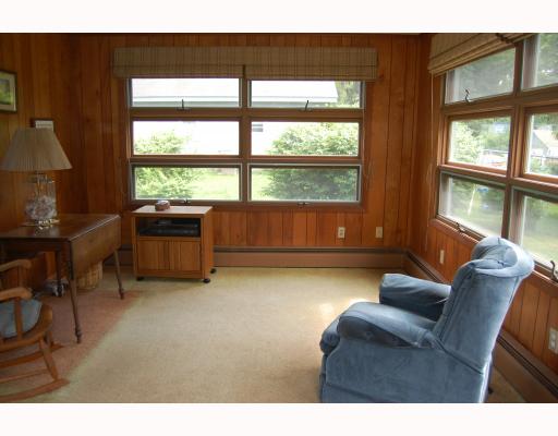 52 Sowams Road Barrington, RI 02806 - Photo 6 of 9 Den/Family/Great Room.