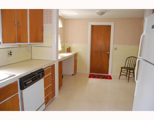 52 Sowams Road Barrington, RI 02806 - Photo 7 of 9 Kitchen.