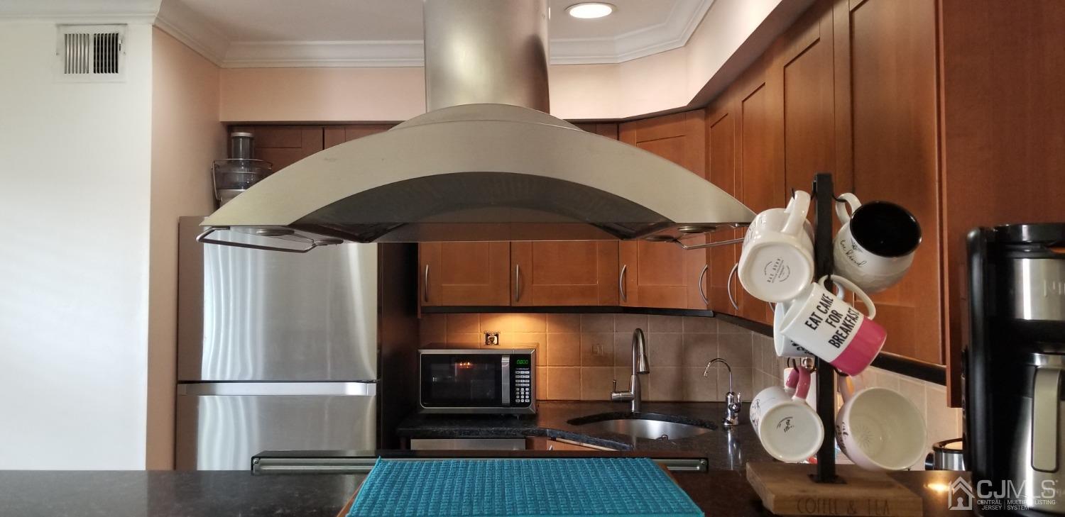 192 Evergreen Road, Unit 7A Edison, NJ 08837 - Photo 11 of 23 Gallery Image 11