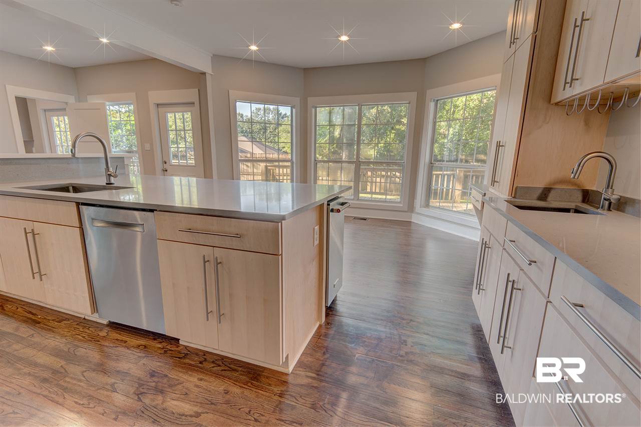 458 Ivy Circle Fairhope, AL 36532 - Photo 11 of 19 With Bay Windows