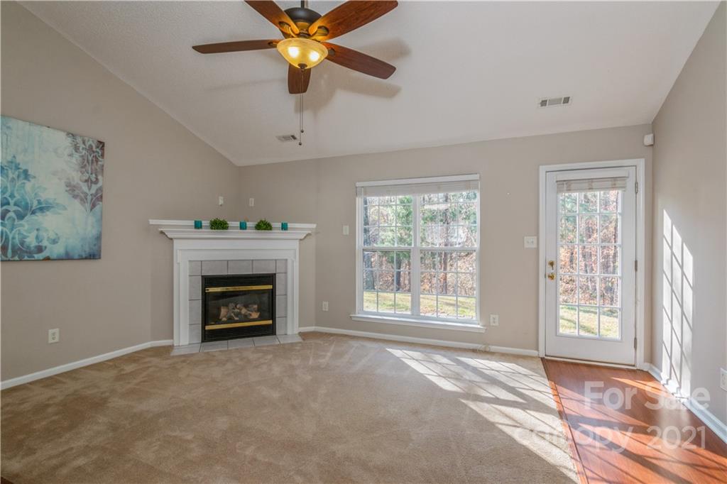 10553 Gold Pan Road Charlotte, NC 28215 - Photo 4 of 36 Gallery Image 4