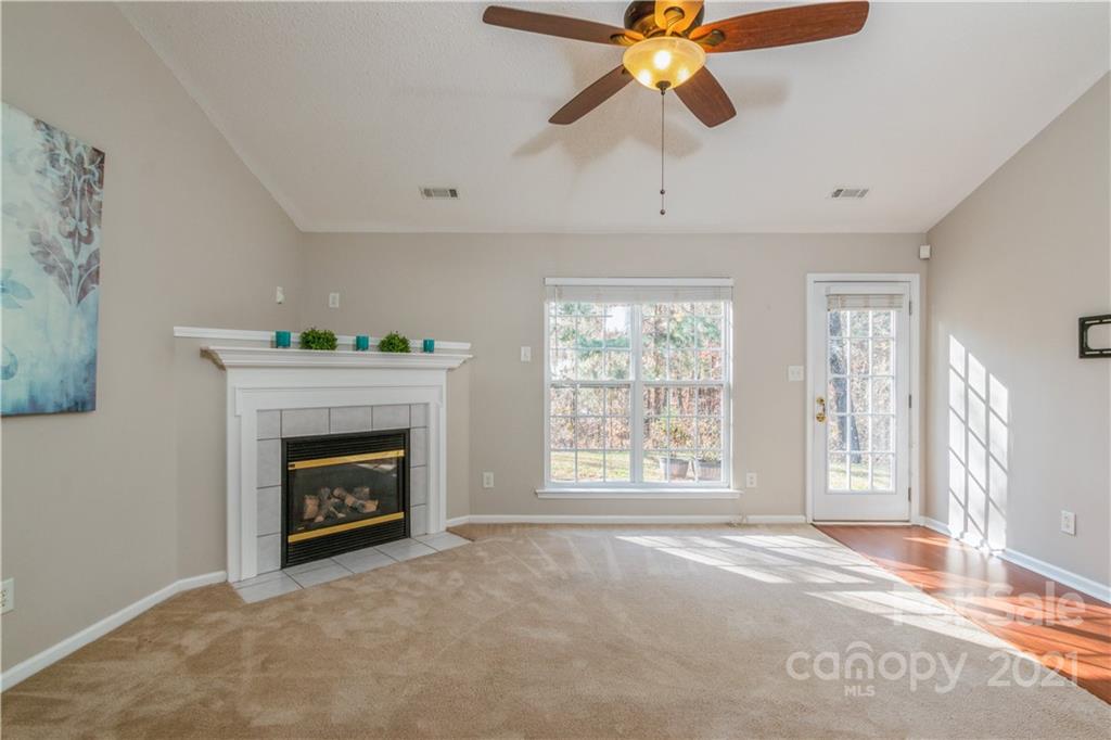 10553 Gold Pan Road Charlotte, NC 28215 - Photo 5 of 36 Gallery Image 5