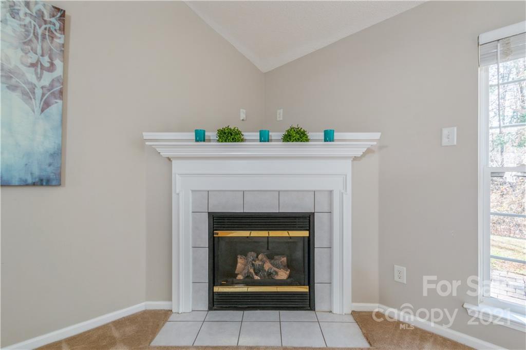 10553 Gold Pan Road Charlotte, NC 28215 - Photo 6 of 36 Gallery Image 6