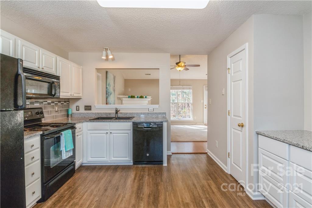 10553 Gold Pan Road Charlotte, NC 28215 - Photo 8 of 36 Gallery Image 8