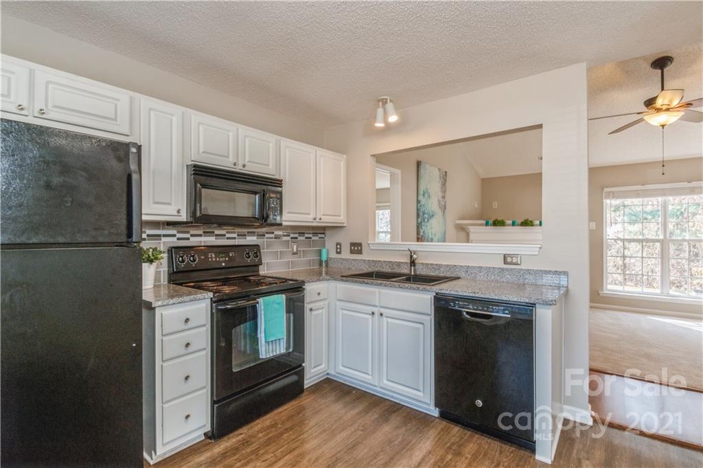 10553 Gold Pan Road Charlotte, NC 28215 - Photo 9 of 36 Gallery Image 9