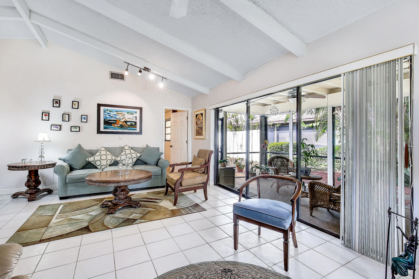 6805 Tiburon Circle Boca Raton, FL 33433 - Photo 7 of 20 Living Room