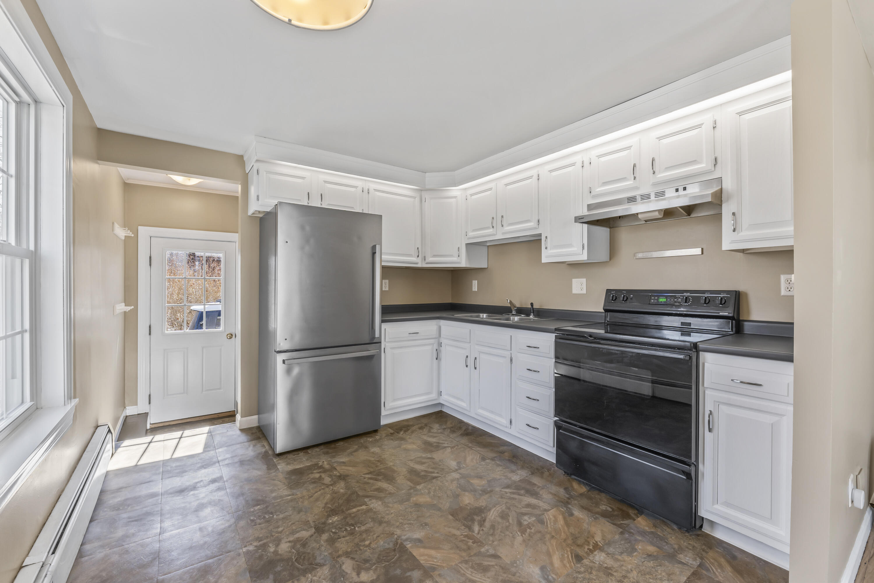 41 George Street South Portland, ME 04106 - Photo 9 of 45 41 George St_113