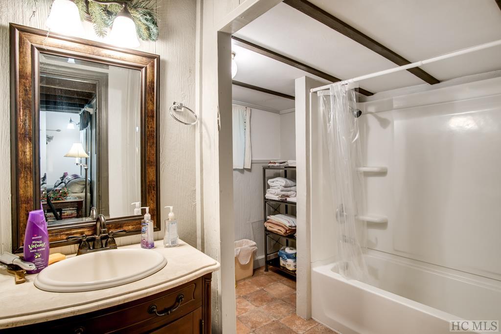 131 Watauga Road Franklin, NC 28734 - Photo 15 of 27 Gallery Image 15
