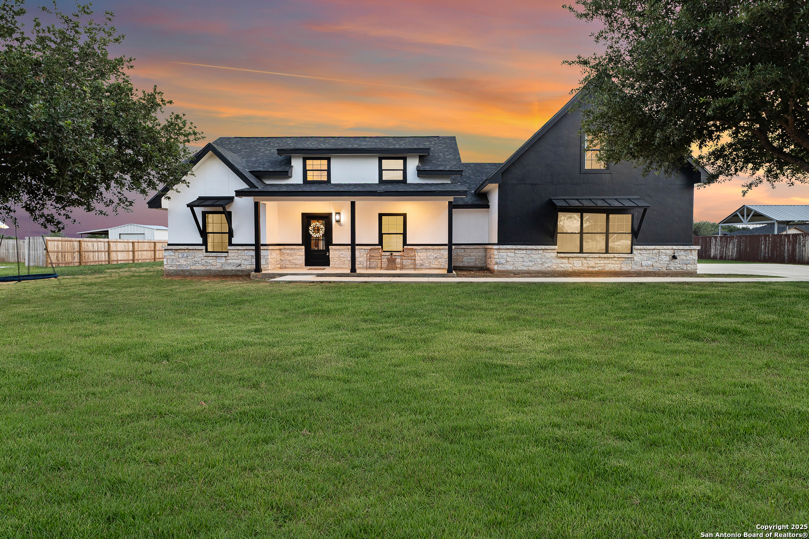 a house view with a outdoor space