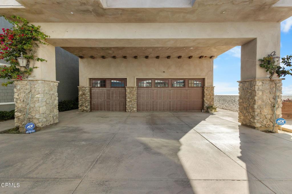 5160 Neptune Square Oxnard, CA 93035 - Photo 6 of 74
