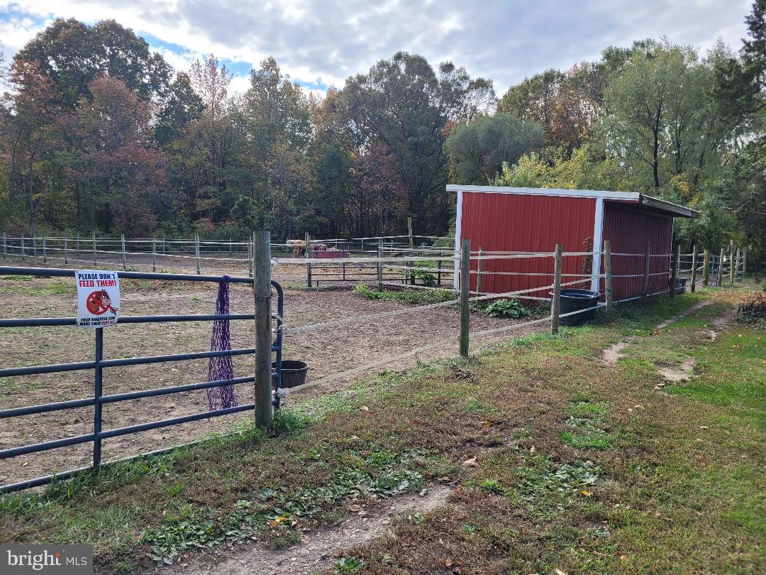 210 Penns Grove Auburn Road Penns Grove, NJ 08069 - Photo 14 of 17 a view of park with wooden fence