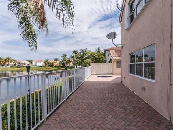 $5,900 | 1590 Seagrape Way, Hollywood, FL 33019