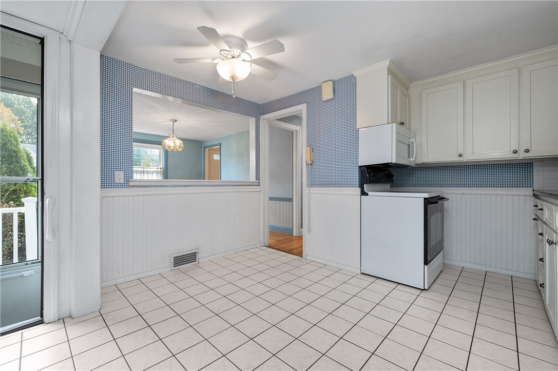 85 Puritan Drive Warwick, RI 02888 - Photo 13 of 42