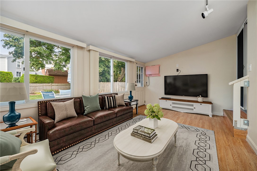 85 Puritan Drive Warwick, RI 02888 - Photo 17 of 42 Famlly Room