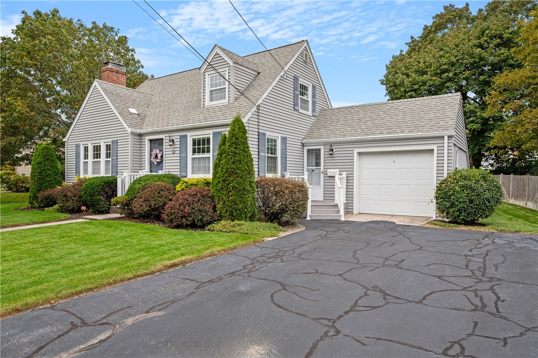 85 Puritan Drive Warwick, RI 02888 - Photo 2 of 42