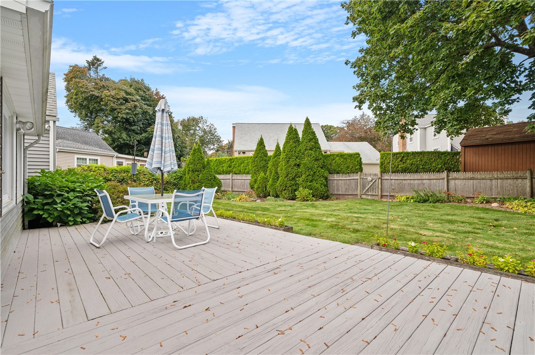 85 Puritan Drive Warwick, RI 02888 - Photo 4 of 42