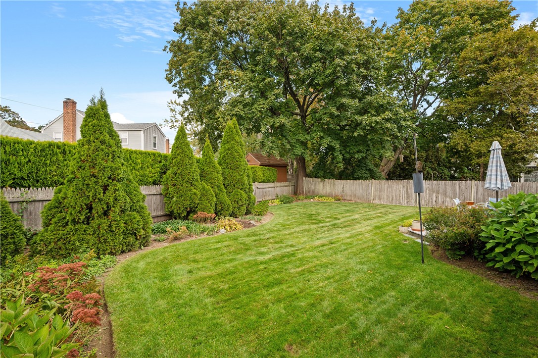 85 Puritan Drive Warwick, RI 02888 - Photo 6 of 42