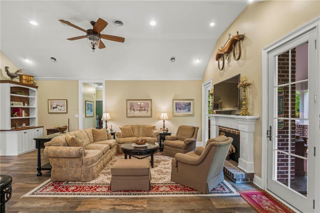 176 Miller Road Washington, PA 15301 - Photo 13 of 50 Gallery Image 13