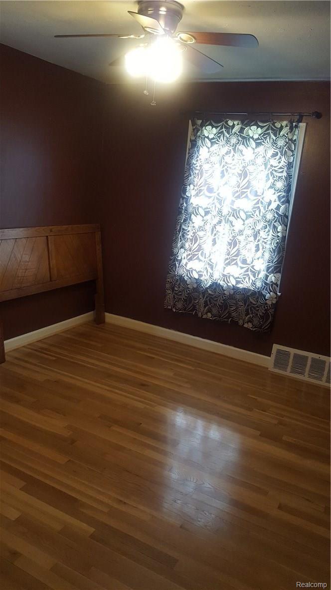 9807 Merriman Road Livonia, MI 48150 - Photo 14 of 26 20180621_120750.jpg