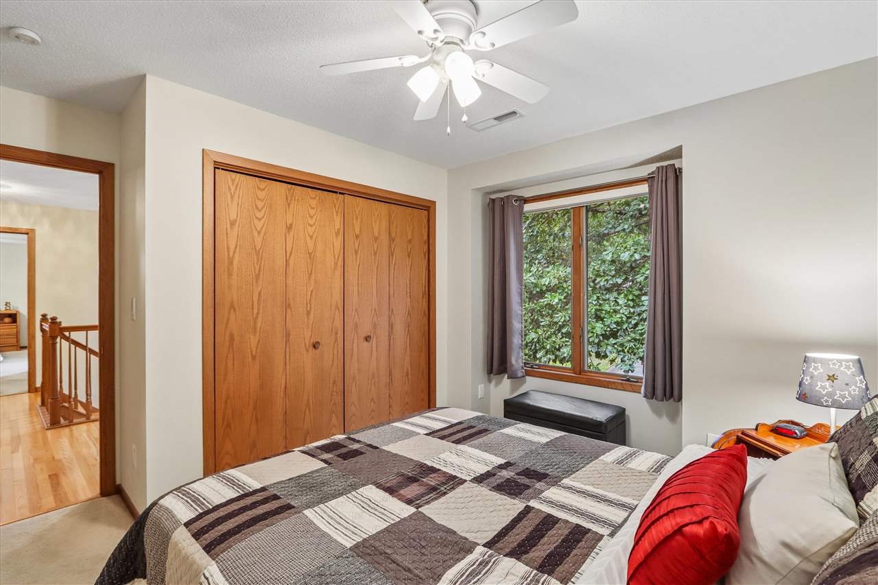 1934 Meadow Ridge Lane Iowa City, IA 52245 - Photo 27 of 40 Gallery Image 27