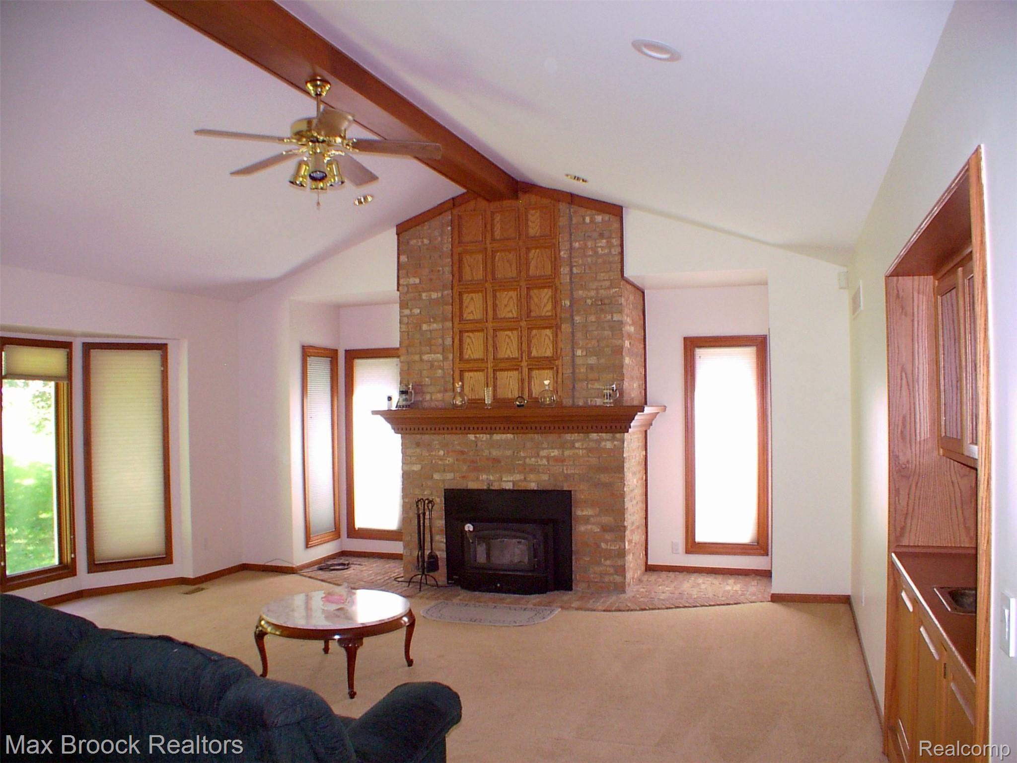 2817 Eagle Drive Rochester, MI 48309 - Photo 14 of 31 Family Room