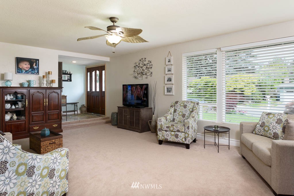 8951 Northeast 192nd Place Bothell, WA 98011 - Photo 3 of 23 Gallery Image 3