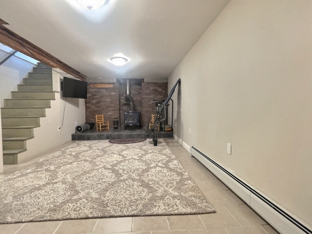 30 Edward Road Townsend, MA 01469 - Photo 18 of 42 en view interior of the house