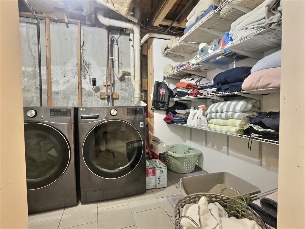 30 Edward Road Townsend, MA 01469 - Photo 20 of 42 a utility room with sink dryer and washer