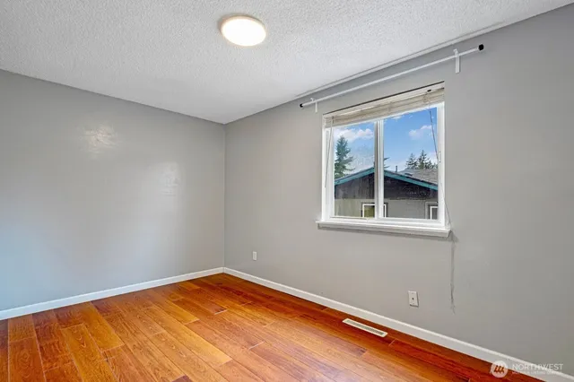 a view of empty room with window