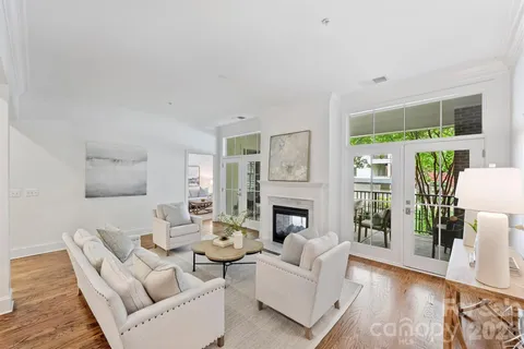 $1,300,000 | 2251 Selwyn Avenue, Unit 102, Charlotte, NC 28207