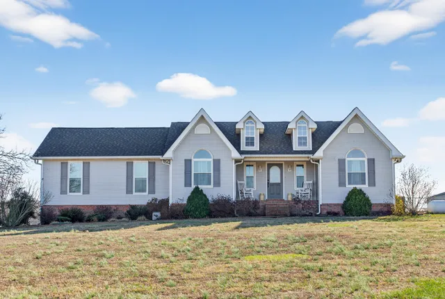 $590,000 | 307 Martin Chapel Road, Portland, TN 37148