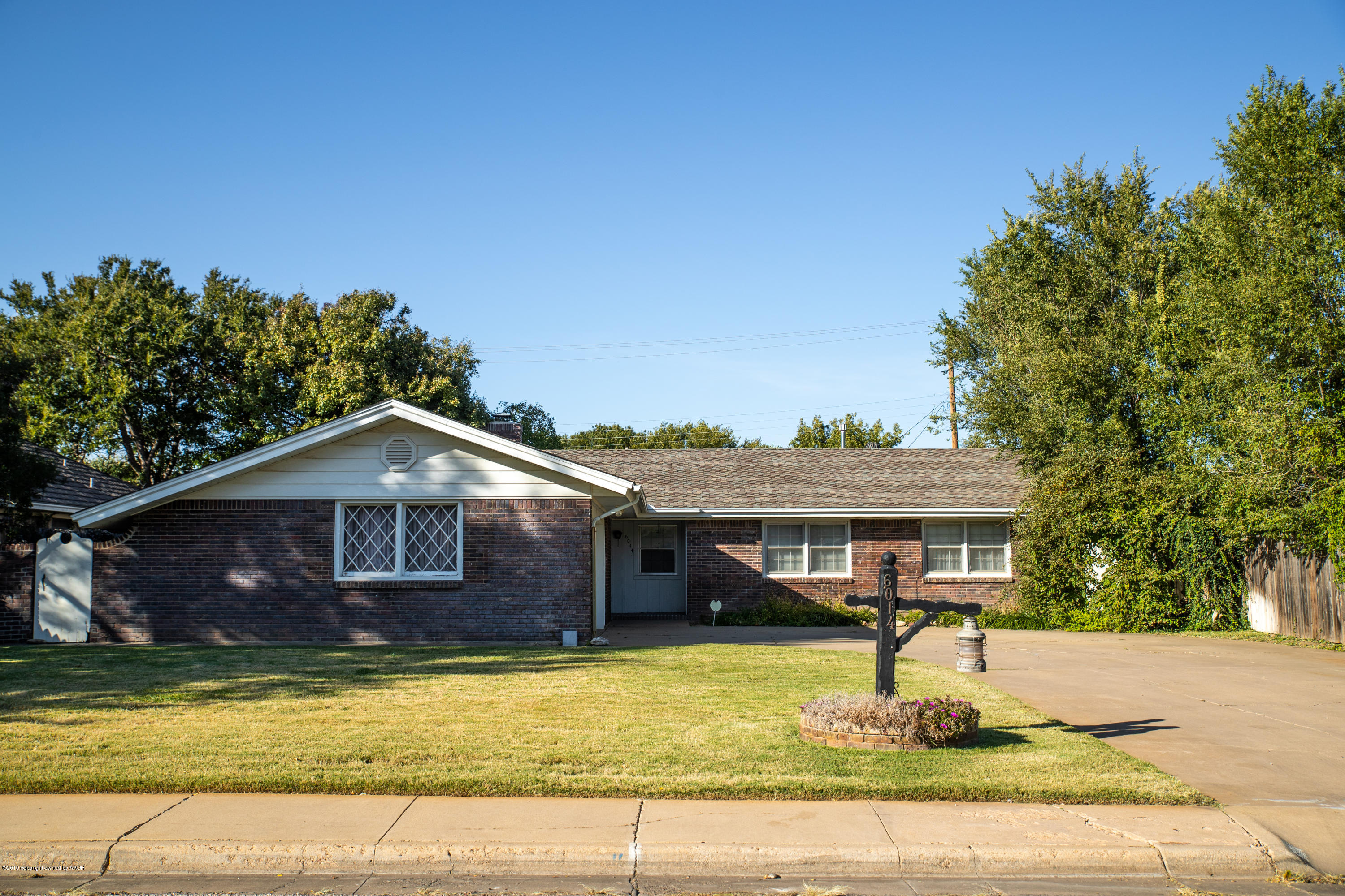 6014 Hanson Road Amarillo, TX 79106 - Photo 2 of 40 AE3I0496