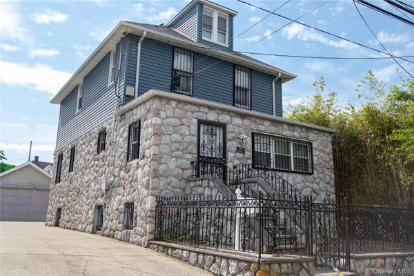 $850,000 | 4810 Robertson Street | Wakefield