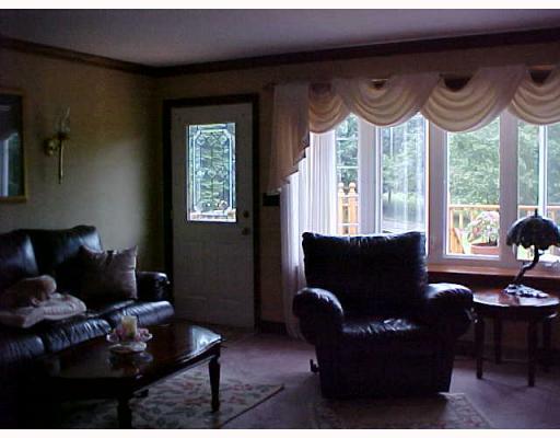 583 Callery Road Cranberry Township, PA 16066 - Photo 3 of 13 Living Room.