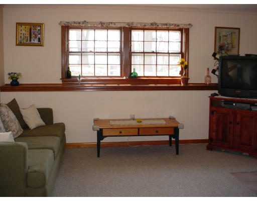 39 Mountain Road Burlington, MA 01803 - Photo 11 of 14 Gallery Image 11