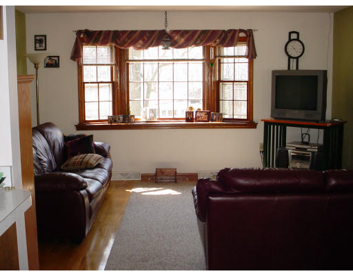 39 Mountain Road Burlington, MA 01803 - Photo 7 of 14 Gallery Image 7